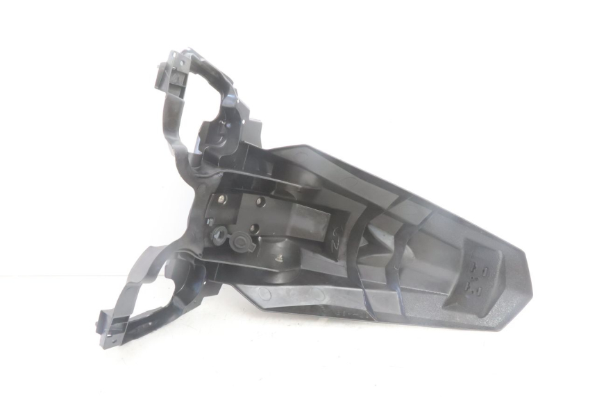 photo de BAVETTE ARRIERE YAMAHA N-MAX NMAX 125 (2021 - 2024) - Gros plan technique