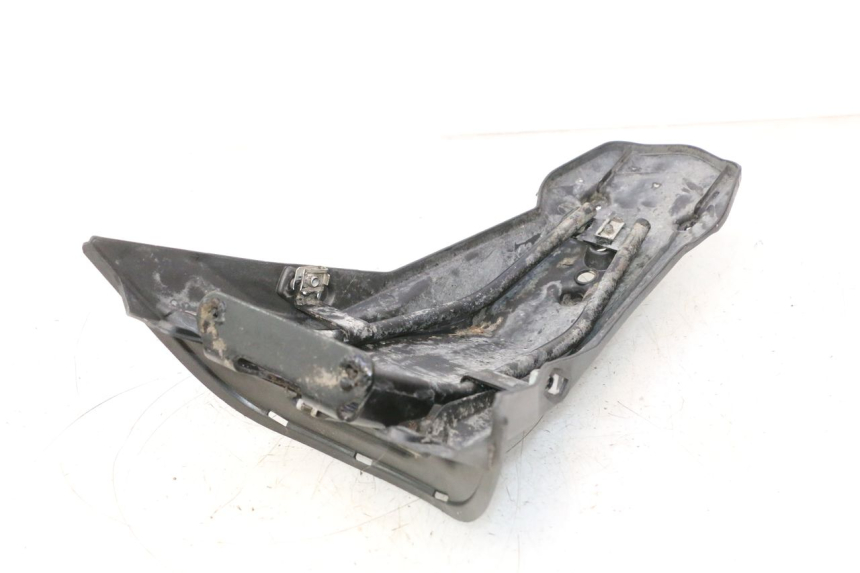 photo de BAVETTE ARRIERE APRILIA SR 2T 50 (2012 - 2017) - Zoom état d’usage