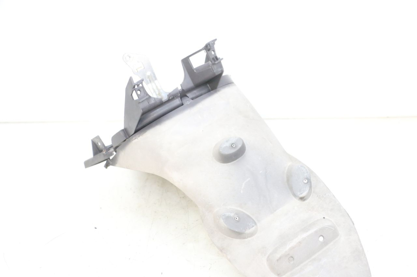 photo de BAVETTE ARRIERE PEUGEOT VIVACITY 100 (1999 - 2008) - Détail de la pièce