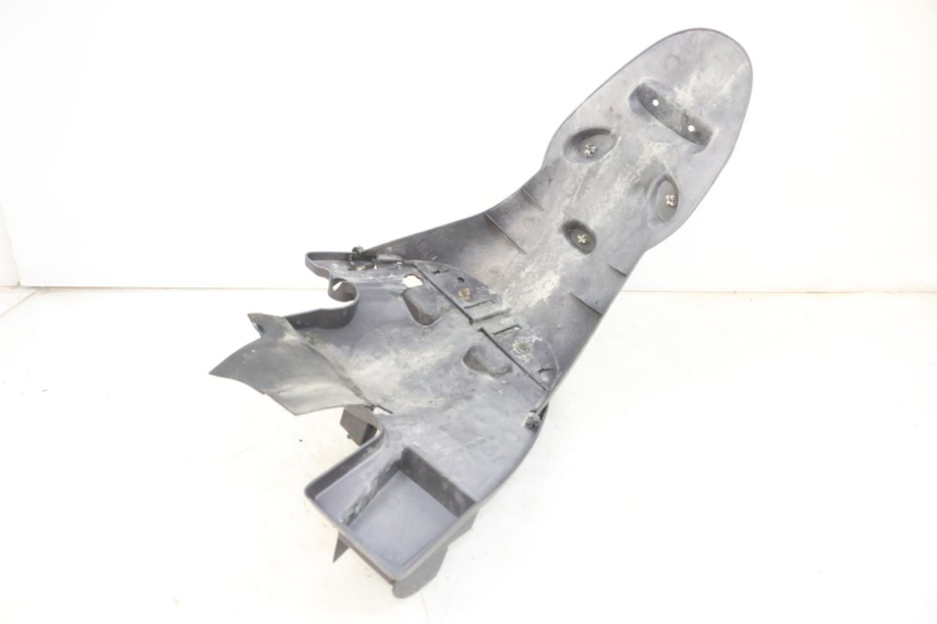 photo de BAVETTE ARRIERE PEUGEOT VIVACITY 100 (1999 - 2008) - Autre angle de vue