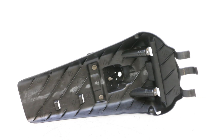 photo de BAVETTE ARRIERE YAMAHA YP MAJESTY 125 (1998 - 2001) - Gros plan technique