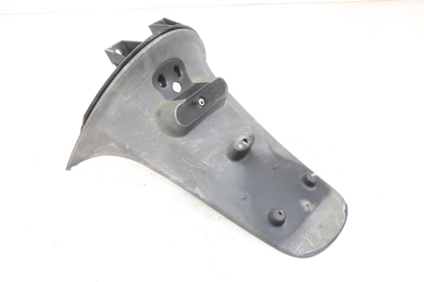 photo de BAVETTE ARRIERE PIAGGIO ZIP 4T 50 (2018 - 2020) - Gros plan technique
