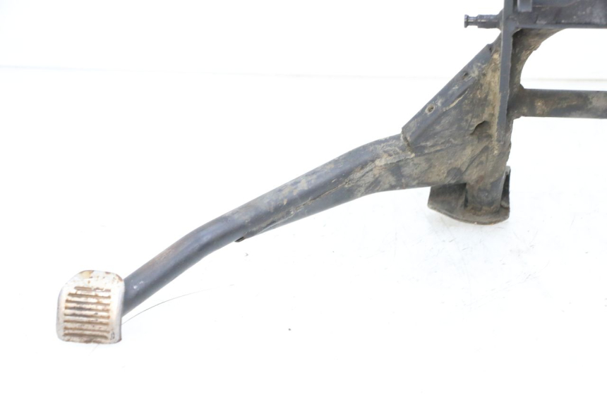 photo de BEQUILLE CENTRALE SUZUKI BURGMAN EXECUTIVE ABS 650 (2006 - 2012) - Marquages et références