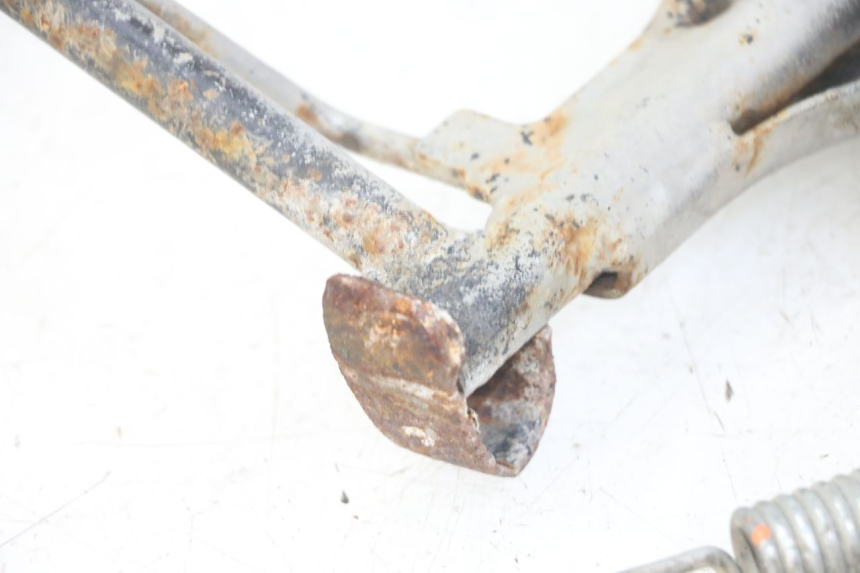 photo de BEQUILLE CENTRALE PEUGEOT KISBEE 4T 50 (2018 - 2022)