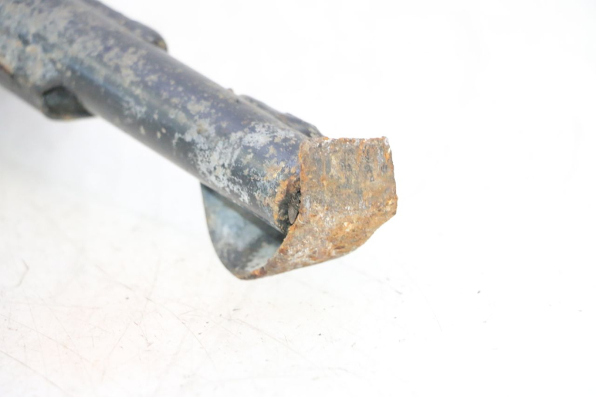 photo de BEQUILLE CENTRALE PEUGEOT SATELIS 125 (2013 - 2018) - Autre angle de vue
