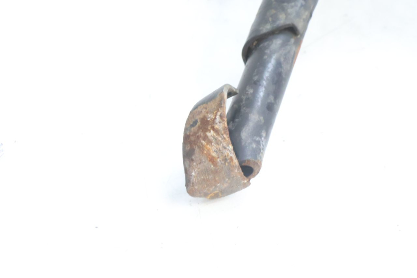 photo de BEQUILLE CENTRALE PEUGEOT SATELIS 125 (2006 - 2009) - Points de fixation