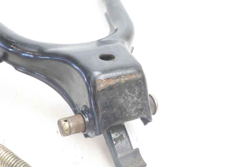 photo de BEQUILLE CENTRALE DAELIM VJ ROADWIN 125 (2004 - 2007) - Points de fixation