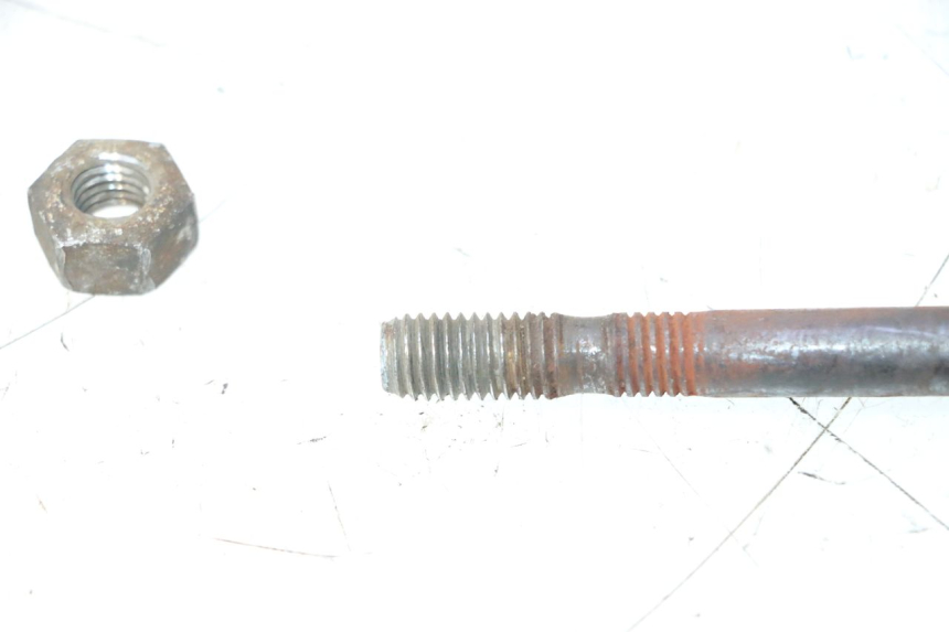 photo de BEQUILLE CENTRALE PIAGGIO X8 STREET 125 (2006 - 2007) - Points de fixation