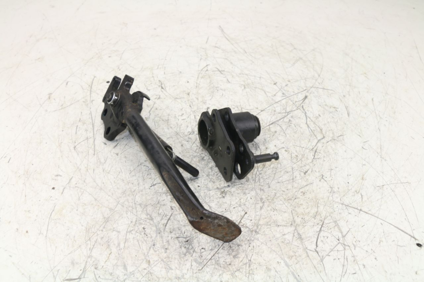 photo de BEQUILLE LATERALE YAMAHA FZ1 FAZER 1000 (2007 - 2009) - Détail de la pièce