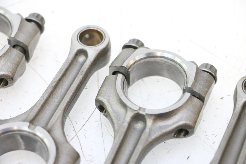 photo de BIELLE SUZUKI GSR 600 (2005 - 2012) - Vue d’ensemble