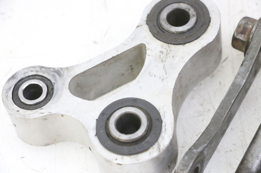 photo de BIELLETTE AMORTISSEUR HONDA CR 85 (2003 - 2007) - Zoom état d’usage