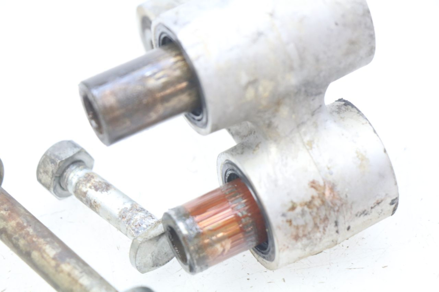 photo de BIELLETTE AMORTISSEUR HONDA CRF CR-F 450 (2005 - 2008)