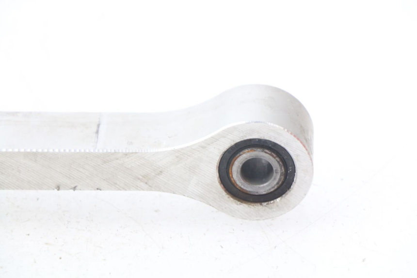 photo de BIELLETTE AMORTISSEUR YAMAHA FZ8 800 (2010 - 2016) - Gros plan technique