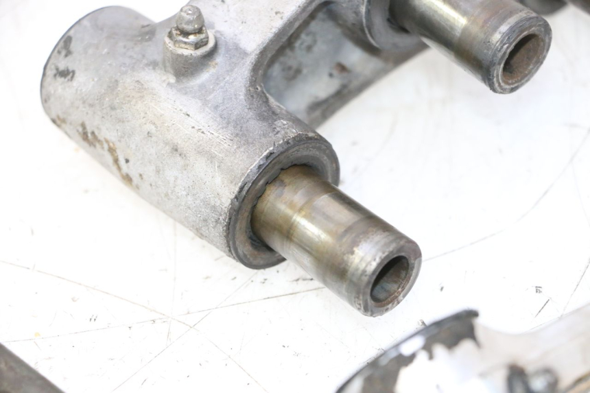 photo de BIELLETTE AMORTISSEUR KAWASAKI GPX F ZX750F 750 (1986 - 1990) - Vue rapprochée