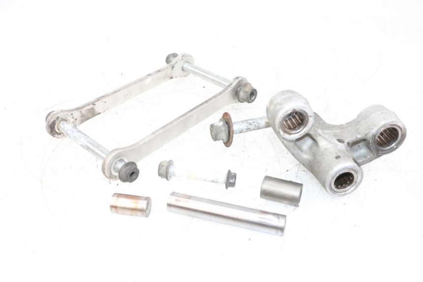 photo de BIELLETTE AMORTISSEUR SUZUKI GSXR GSX-R 1000 (2003 - 2004) - Gros plan technique