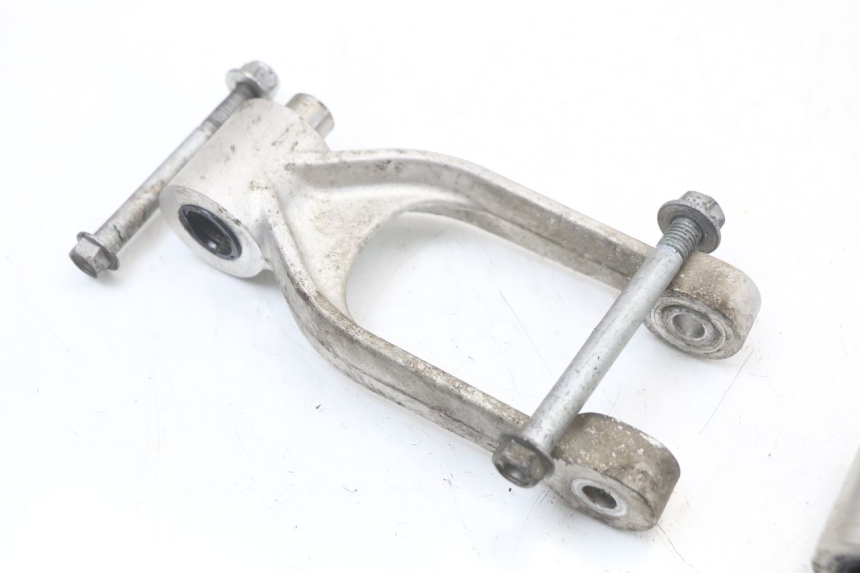 photo de BIELLETTE AMORTISSEUR MOTO GUZZI NORGE 8V GT 1200 (2011 - 2016) - Autre angle de vue