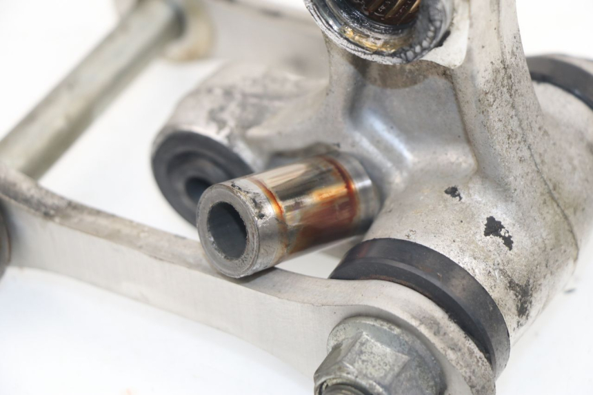 photo de BIELLETTE AMORTISSEUR SUZUKI XF FREEWIND 650 (1997 - 2003) - Autre angle de vue