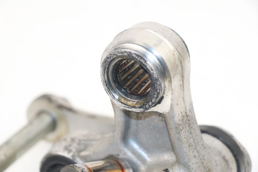 photo de BIELLETTE AMORTISSEUR SUZUKI XF FREEWIND 650 (1997 - 2003) - Gros plan technique