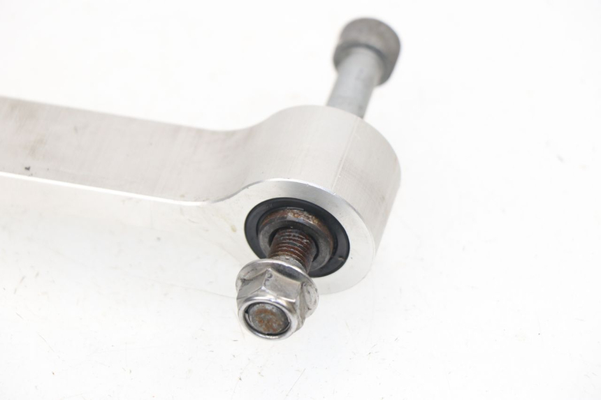 photo de BIELLETTE AMORTISSEUR TRIUMPH STREET TRIPLE 675 (2007 - 2012) - Autre angle de vue