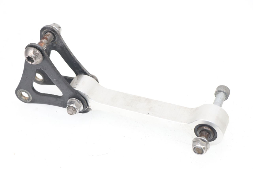 photo de BIELLETTE AMORTISSEUR TRIUMPH STREET TRIPLE 675 (2007 - 2012) - Gros plan technique