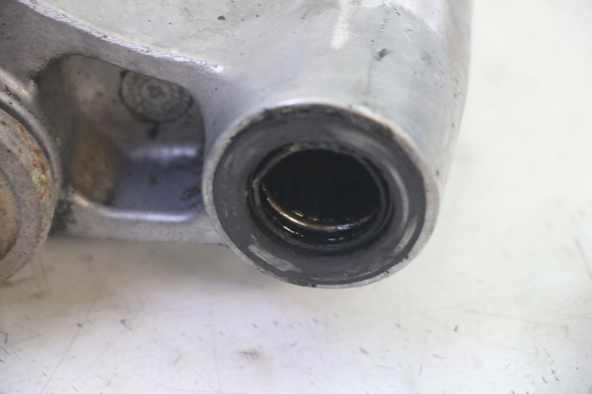 photo de BIELLETTE AMORTISSEUR KAWASAKI ZR 7 750 (1999 - 2001) - Détails caractéristiques