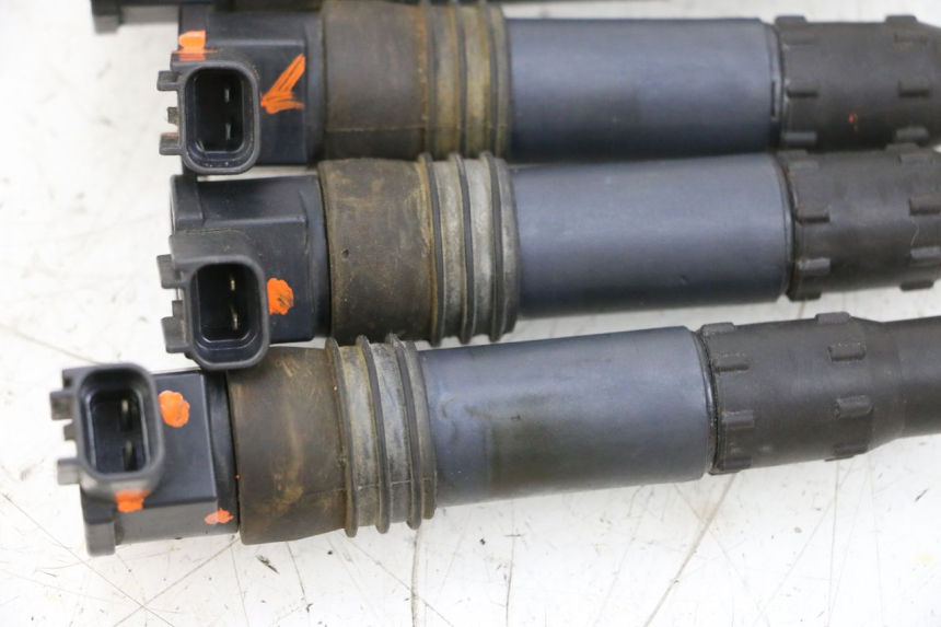 photo de BOBINE SUZUKI GSXR GSX-R 1000 (2003 - 2004) - Gros plan technique