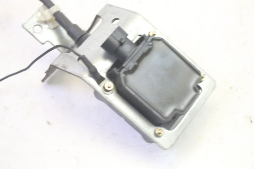 photo de BOBINE PIAGGIO MP3 LT 400 (2007 - 2012) - Points de fixation