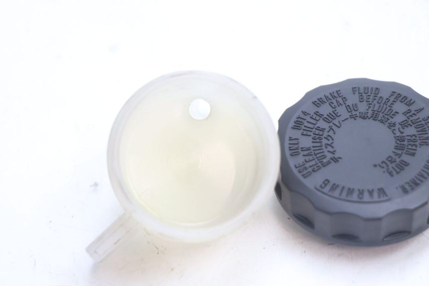 photo de BOCAL LIQUIDE FREIN KAWASAKI ER-6 ER6 N 650 (2005 - 2009) - Autre angle de vue