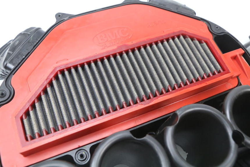 photo de BOITE A AIR HONDA CBR 929 RR FIREBLADE 900 (2000 - 2001) - Vue d’ensemble