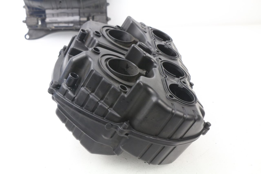 photo de BOITE A AIR HONDA CBR RR FIREBLADE 1000 (2006 - 2007) - Détail de la pièce