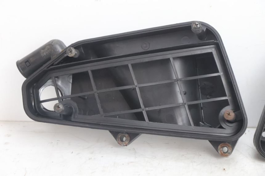 photo de BOITE A AIR TGB CITY RS 50 (2011 - 2016) - Points de fixation