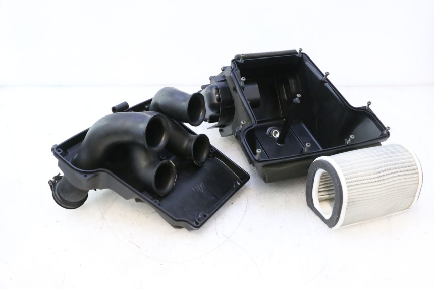 photo de BOITE A AIR YAMAHA FJR 1300 (2001 - 2005) - Détail de la pièce