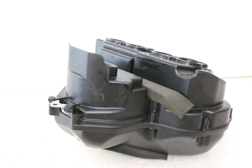 photo de BOITE A AIR YAMAHA FZ8 800 (2010 - 2016) - Gros plan technique