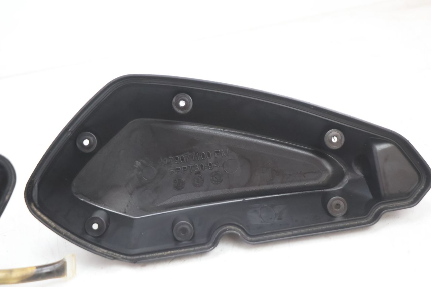 photo de BOITE A AIR PEUGEOT KISBEE 4T 50 (2018 - 2022) - Points de fixation