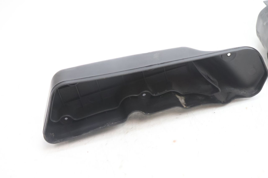 photo de BOITE A AIR PIAGGIO TYPHOON 50 (2000 - 2009) - Points de fixation