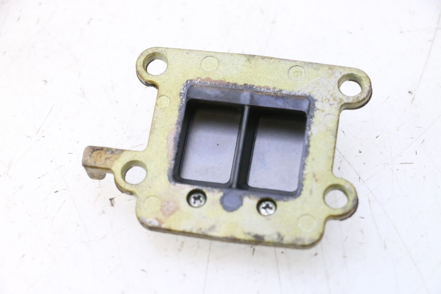 photo de BOITE A CLAPETS MBK BOOSTER SPIRIT 50 (2004 - 2017) - Autre angle de vue
