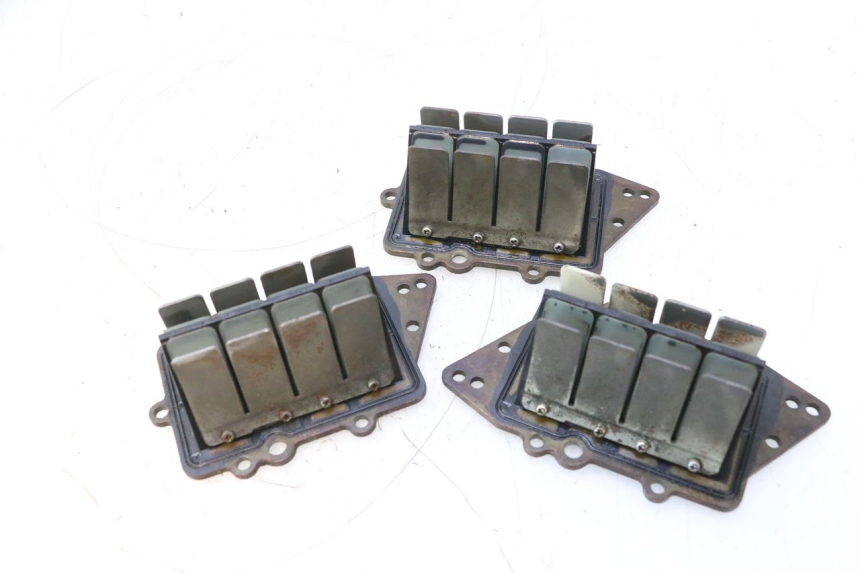 photo de BOITE A CLAPETS YAMAHA WAVE RUNNER GP R 1200 (2000 - 2003) - Vue principale
