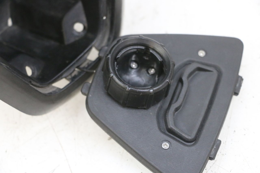 photo de BOITE A GANTS PEUGEOT SPEEDFIGHT 4 4T EFI 50 (2021 - 2025) - Zoom état d’usage