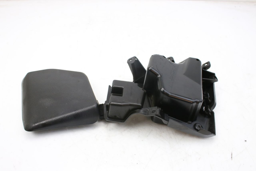 photo de BOITE A GANTS SUZUKI AN BURGMAN 400 (2006 - 2010)