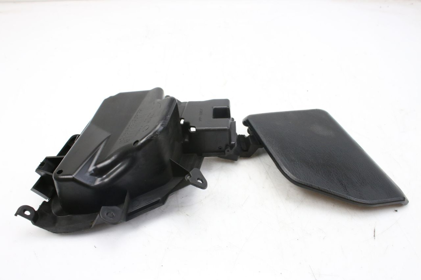 photo de BOITE A GANTS SUZUKI AN BURGMAN 400 (2006 - 2010)