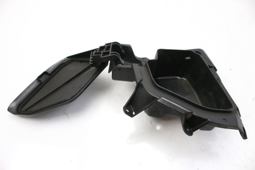 photo de BOITE A GANTS SUZUKI AN BURGMAN 400 (2006 - 2010)