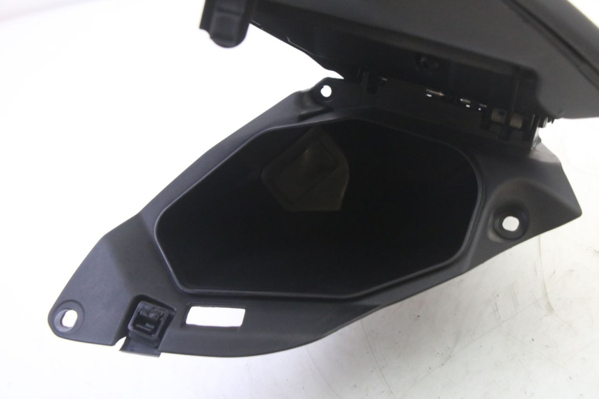 photo de BOITE A GANTS YAMAHA XMAX X-MAX 125 (2021 - 2025)