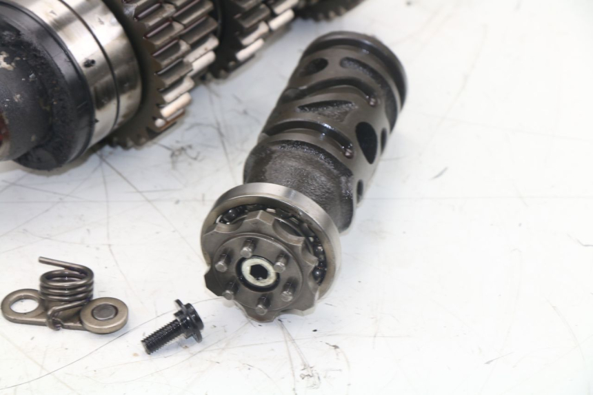 photo de BOITE DE VITESSE HONDA CBF N 600 (2004 - 2007) - Vue rapprochée