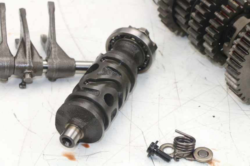 photo de BOITE DE VITESSE HONDA CBF N 600 (2004 - 2007) - Vue d’ensemble