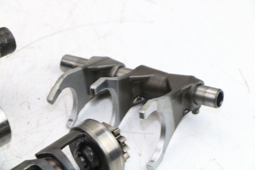 photo de BOITE DE VITESSE SUZUKI GSF S BANDIT ABS 650 (2005 - 2006) - Inspection visuelle