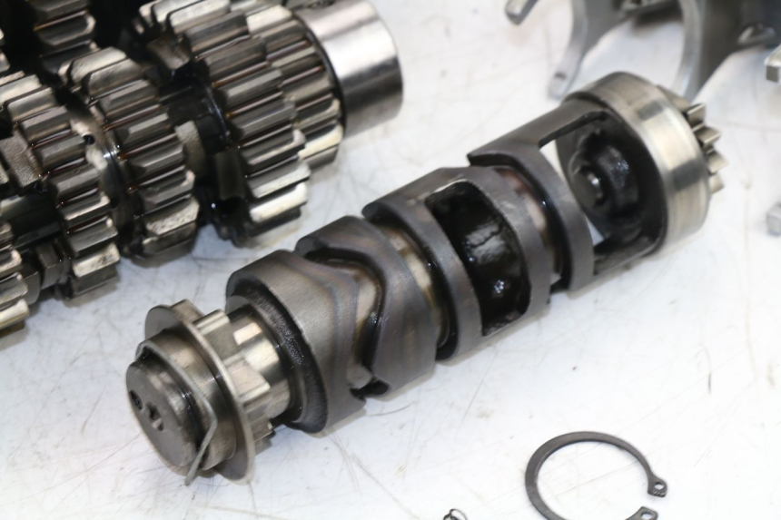 photo de BOITE DE VITESSE SUZUKI GSF S BANDIT ABS 650 (2005 - 2006) - Focus structure