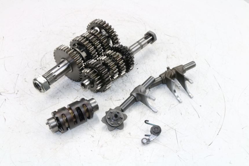 photo de BOITE DE VITESSE SUZUKI SFV GLADIUS 650 (2009 - 2015) - Vue rapprochée