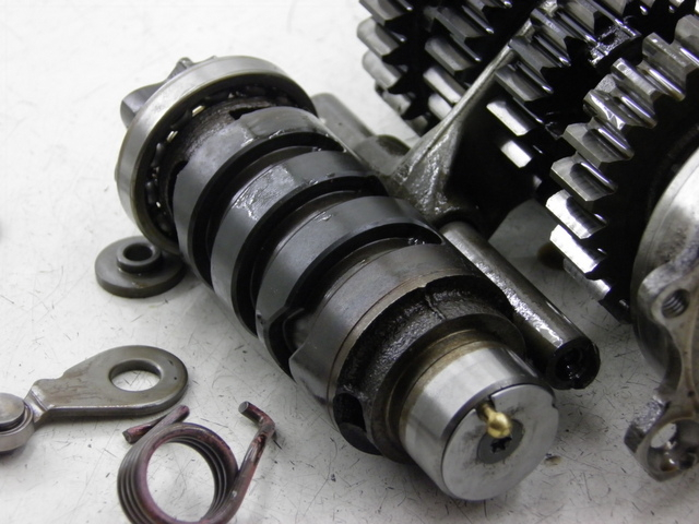 photo de BOITE DE VITESSE YAMAHA TDM 900 (2004 - 2006) - Vue d’ensemble