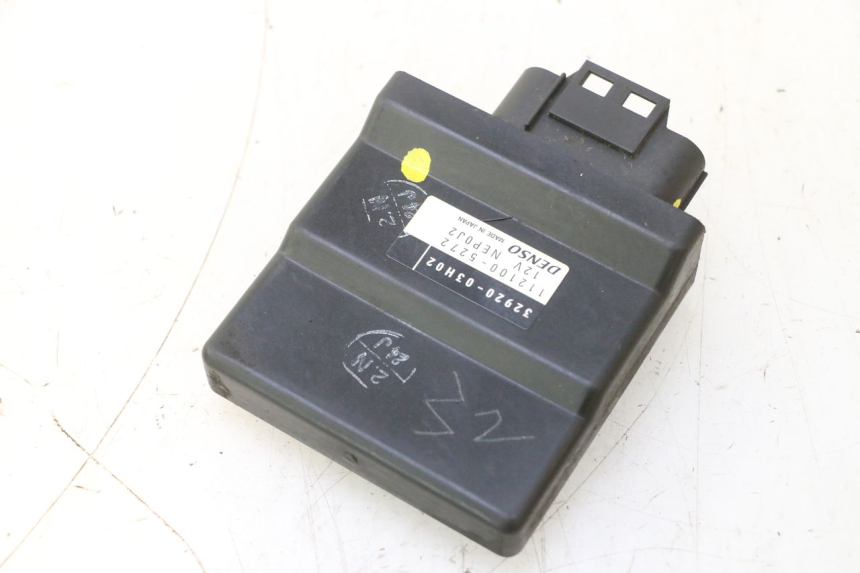 photo de BOITIER CDI SUZUKI BURGMAN 125 (2007 - 2014) - Gros plan technique