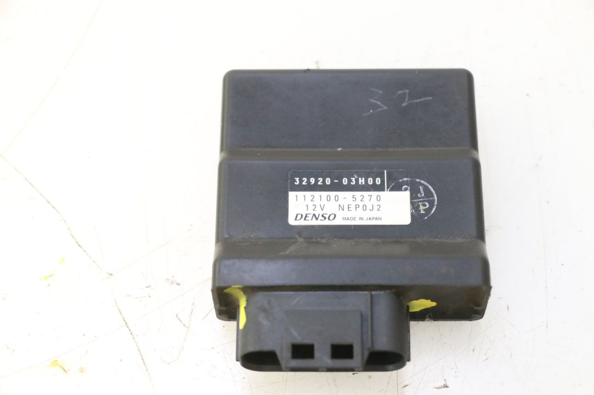 photo de BOITIER CDI SUZUKI BURGMAN 125 (2007 - 2014) - Gros plan technique